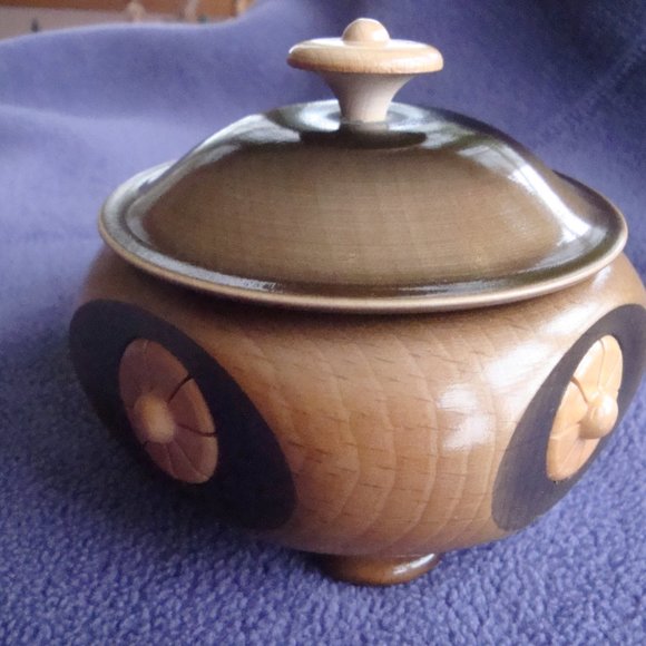 Handmade wooden trinket box Visnar - Picture 3 of 6